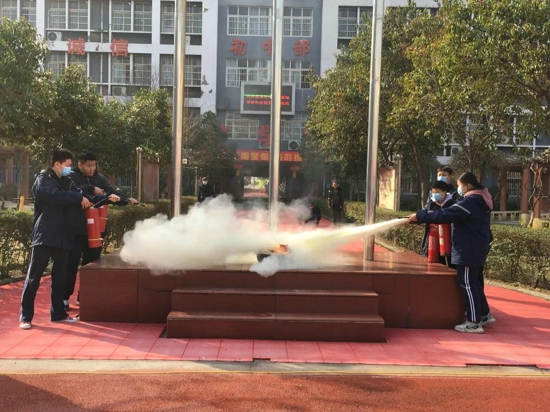 郑州星源外国语学校开展新学期消防演练活动