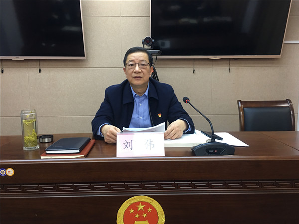 南阳卧龙法院:院长讲授专题党课 教育整顿“声”入人心