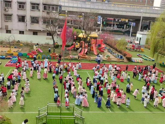 郑州市南阳新村幼儿园开第一届“童韵清风”花朝节开幕