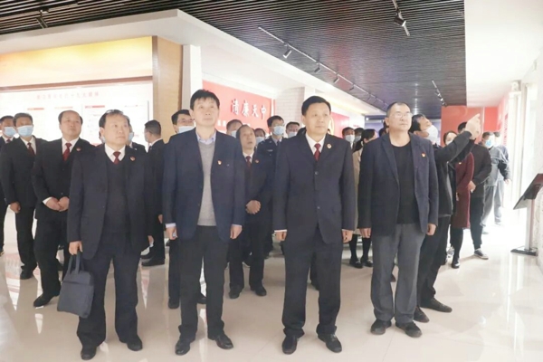 汝南县政法队伍领导小组赴驻马店市纪委宣传教育基地接受廉政警示教育