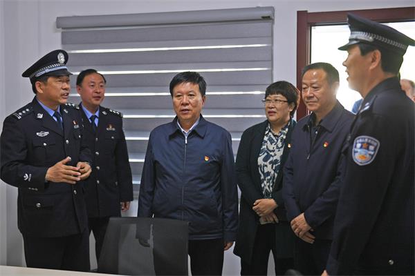 周斌调研政法队伍教育整顿工作