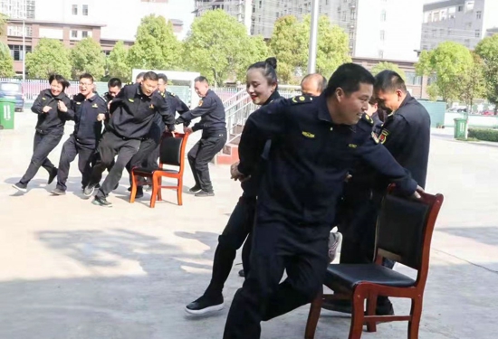 正阳县城管局：举办庆“五一”趣味运动会