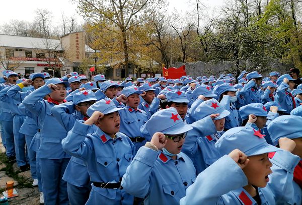 特殊的成长礼！郑州二七区京广路小学开展“少年红军重走长征路”活动