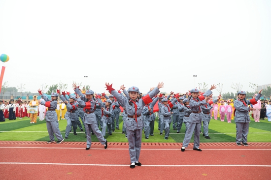 郑州市纬五路第一小学大河校区隆重举行“书香颂党恩 运动庆百年”主题教育活动