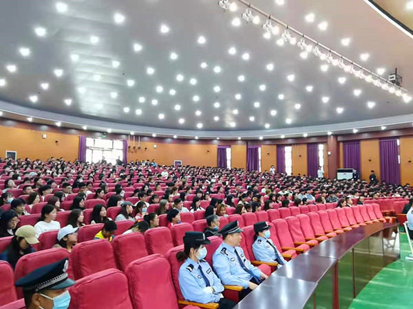 邓州：千名大学生目睹“帮信”犯罪被告人庭前悔过