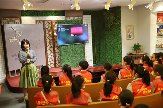 金水区文化绿城小学走进河南省少年儿童图书馆开展学党史研学活动