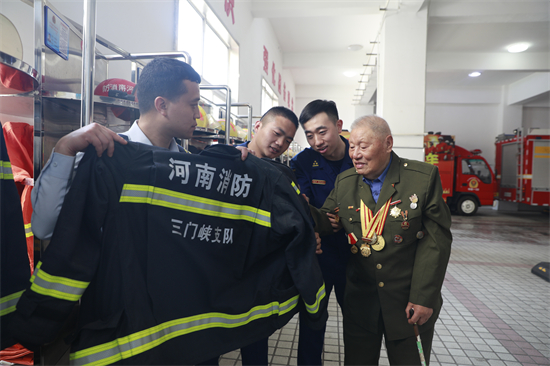 当“百岁”遇见“<span class=