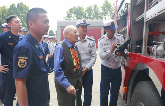 当“百岁”遇见“<span class=