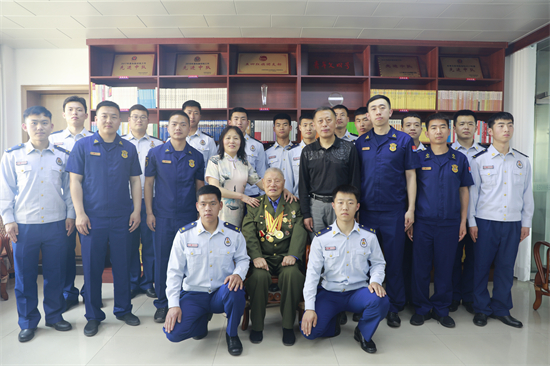 当“百岁”遇见“<span class=