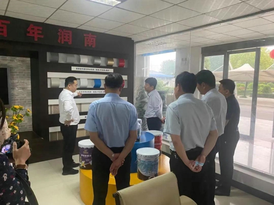 新蔡县委书记邵奉公一行莅临润南漆业调研指导工作