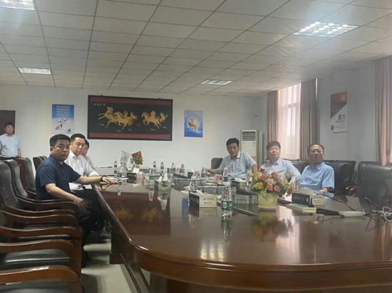 新蔡县委书记邵奉公一行莅临润南漆业调研指导工作