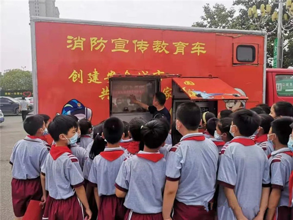 南阳全市18支消防志愿者服务队开展消防安全“敲门宣传”活动