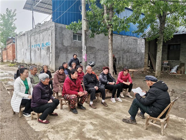 南阳宛城87岁老党员鲜荣甫：手抄党史镌写初心