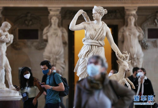 法国卢浮宫重新开放