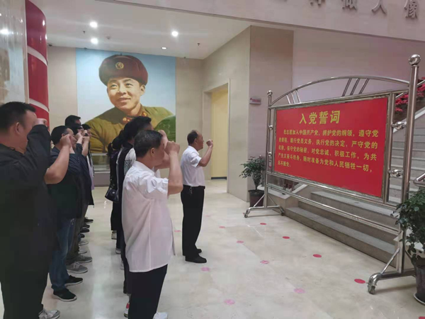 邓州市妇幼保健院：学党史传承雷锋精神