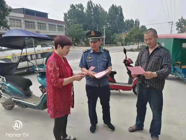 邓州市交通运输局执法所开展“路政宣传月”活动