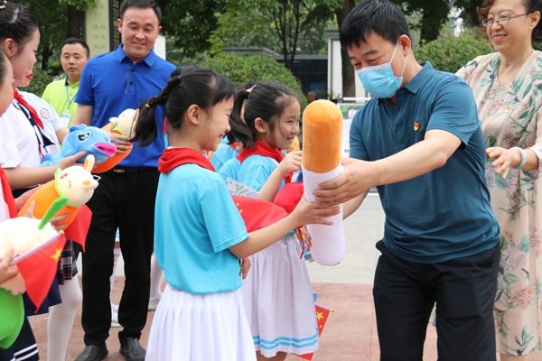 未保法，你好！洛阳市庆“六一”儿童节暨未成年人保护法广场宣传活动剪影