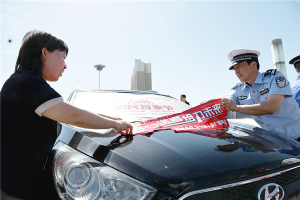 河南社旗：助力高考为梦想护航 “爱心送考”车队在行动