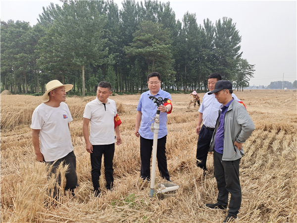 睢阳区临河店乡：“地头党课”进地头，幸福生活有盼头