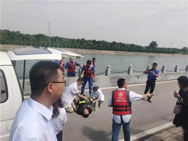 邓州市开展防溺水应急救援演练活动