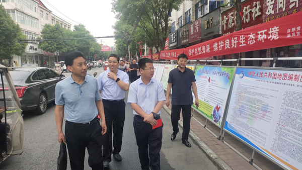汝南县自然资源局开展“6.25土地日”宣传活动