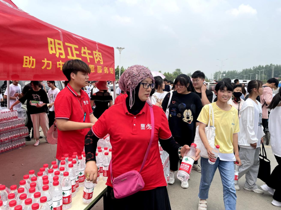 太康各级文明单位和爱心企业齐心协力服务中招考试