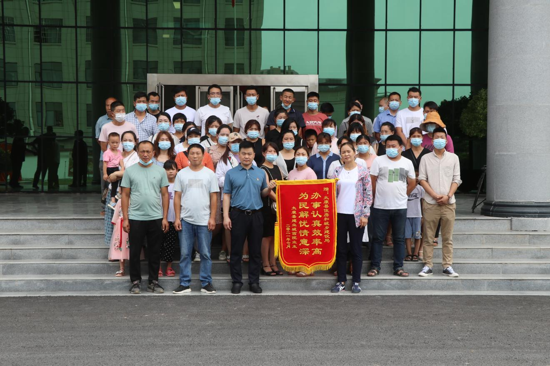 从上访到自发送锦旗，太康县住建局为这个小区业主干了啥好事？