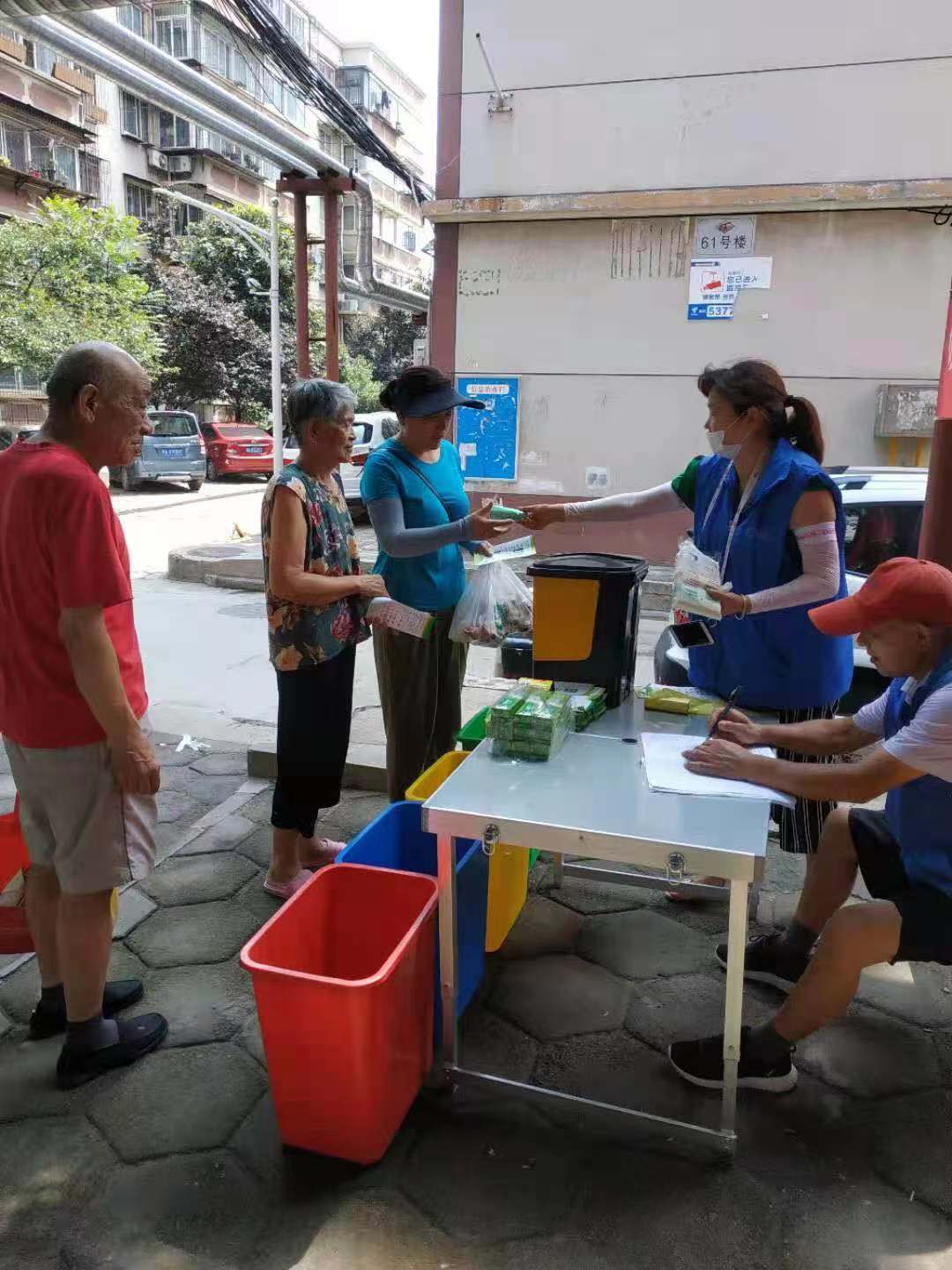 河南森贝特联合联合郑州市三官庙街道开展垃圾分类宣传活动