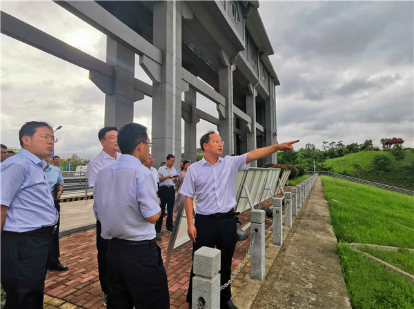 南阳卧龙区委书记吕志刚深入重点防汛部位检查督导防汛工作