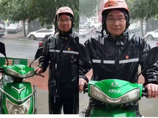 暴雨来袭 小李补胎投入救援抢险第一线