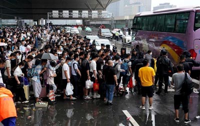 郑州东站滞留旅客已明显减少