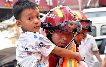 巩义米河镇积极开展排查和搜救工作