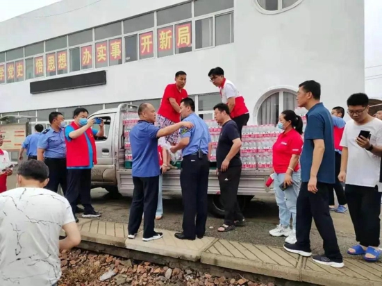 抗洪救灾，“返家乡社会实践”在行动！