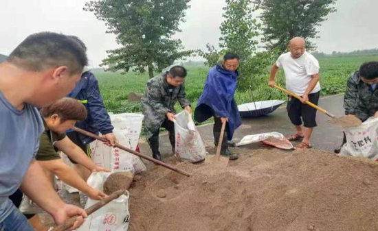 抗洪救灾，“返家乡社会实践”在行动！