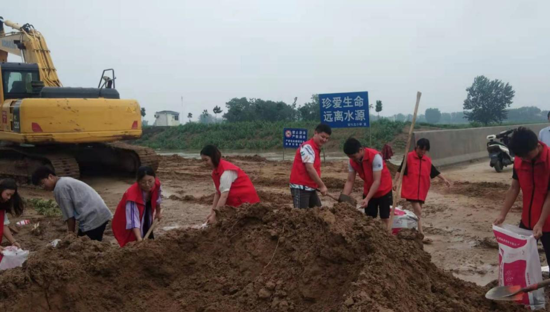 抗洪救灾，“返家乡社会实践”在行动！