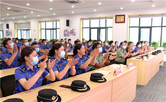 正阳县城市综合管理局：表彰优秀退役军人庆“八一”