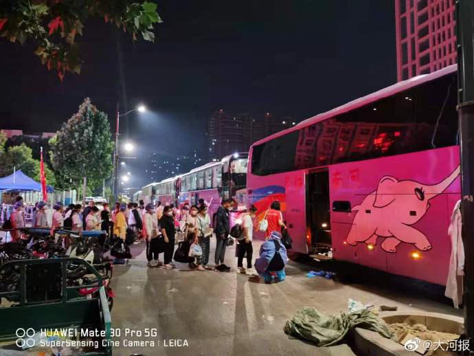 8月4日凌晨郑州六院连夜转移医护1000余人