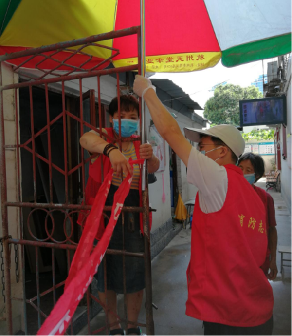 逆行夫妻二人 坚守防疫一线