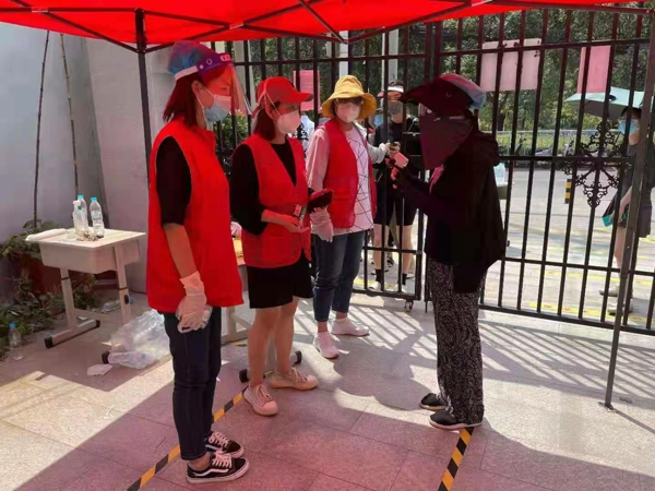 抗疫夫妻档，夫妻齐心，携手战“疫”