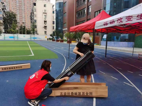 抗疫夫妻档，夫妻齐心，携手战“疫”