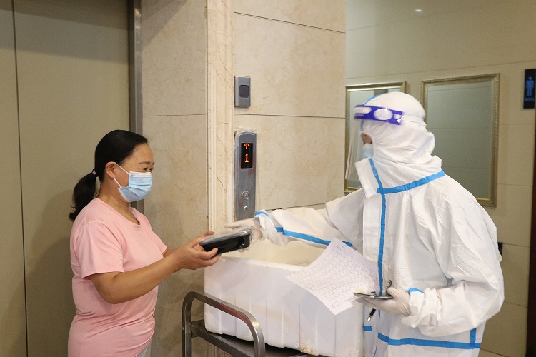 河南鹿邑：党员干部坚守战“疫”一线 打好疫情防控阻击战