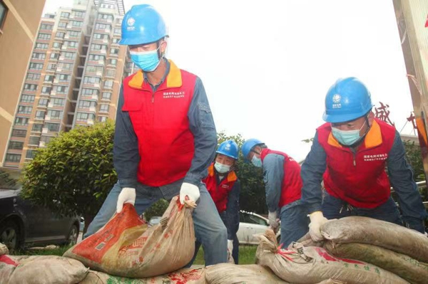 兵不卸甲 守护光明——国网河南电力应对新一轮强降雨掠影