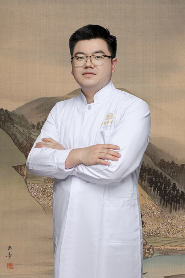 河南中医王贇：一位脚踏实地的年轻“老”中医