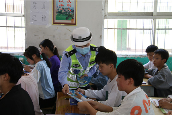 社旗县公安局：法制进校园 护航促成长