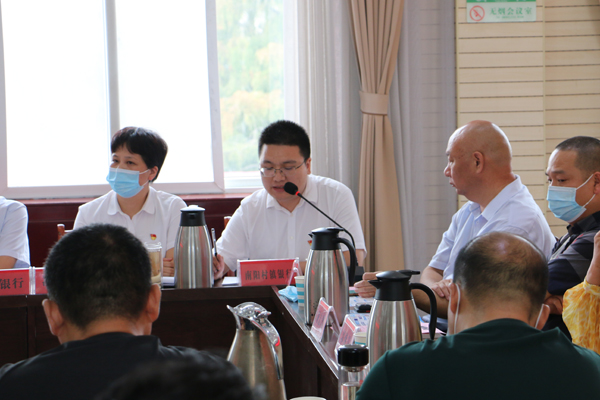 邓州市召开民营企业家“庆双节 谋发展 促振兴 ”座谈会