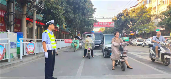 新野县交警大队:“五增五减”强化道路交通安全管理