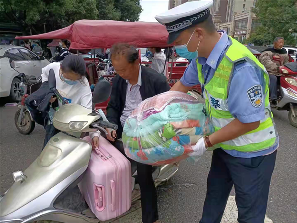 新野县交警大队:“五增五减”强化道路交通安全管理