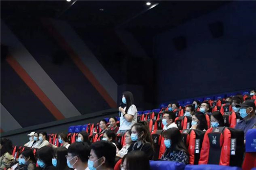 《天上的孩子》发布终极预告及海报,被现实撕扯的何以为父