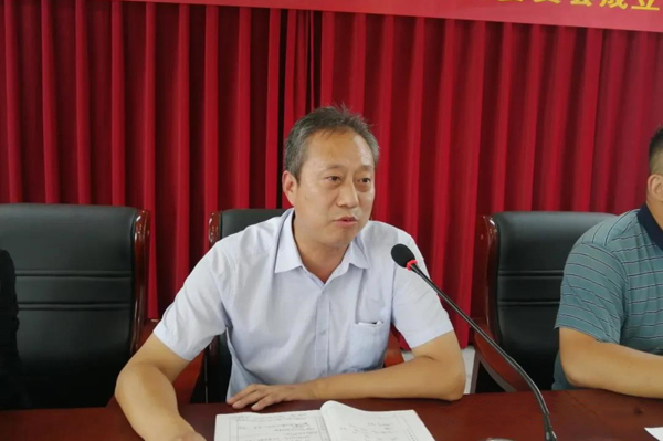 家校共育促成长——邓州市城区四初中第一届家校委员会正式成立