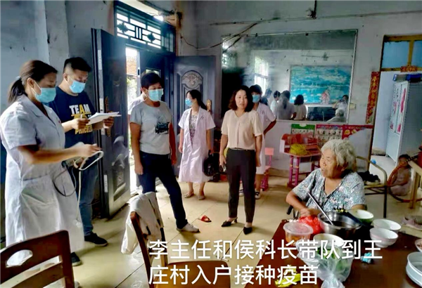 唐河县滨河街道：疫苗下乡暖人心 群众接种怀感恩